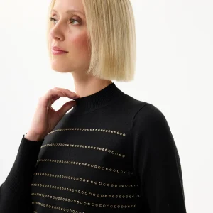 Pull noir à œillets