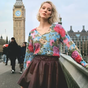 Pull à imprimé floral pastel