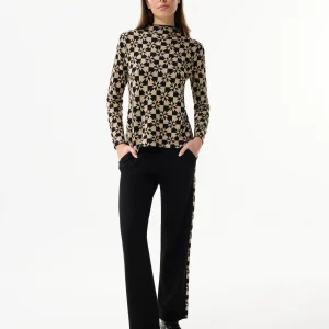 Pull à motif géométrique – noir et beige