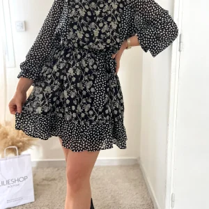 LA ROBE PATCHWORK FLORAL NOIR