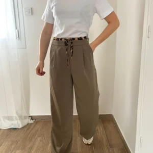 LE PANTALON A PINCES LÉO