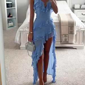 Inrosy robe longue v-cou à fines brides irrégulière à volantée fendu le côté sans manches femme élégant bal de promo de plage