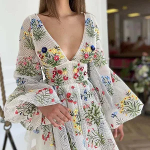 Inrosy robe courte trapèze fleurie fluide brodée v-cou manches longues femme de cocktail