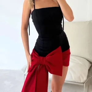 Inrosy la saint valentin robe courte moulante noeud papillon à fines brides sans manches femme élégant de cocktail