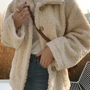 Inrosy court veste en teddy coat boutonnage poches col revers manches longues femme casual ample décontracté hiver manteau