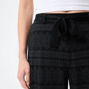 Pantalon en dentelle