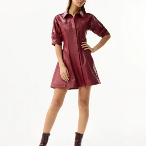 Robe en simili cuir